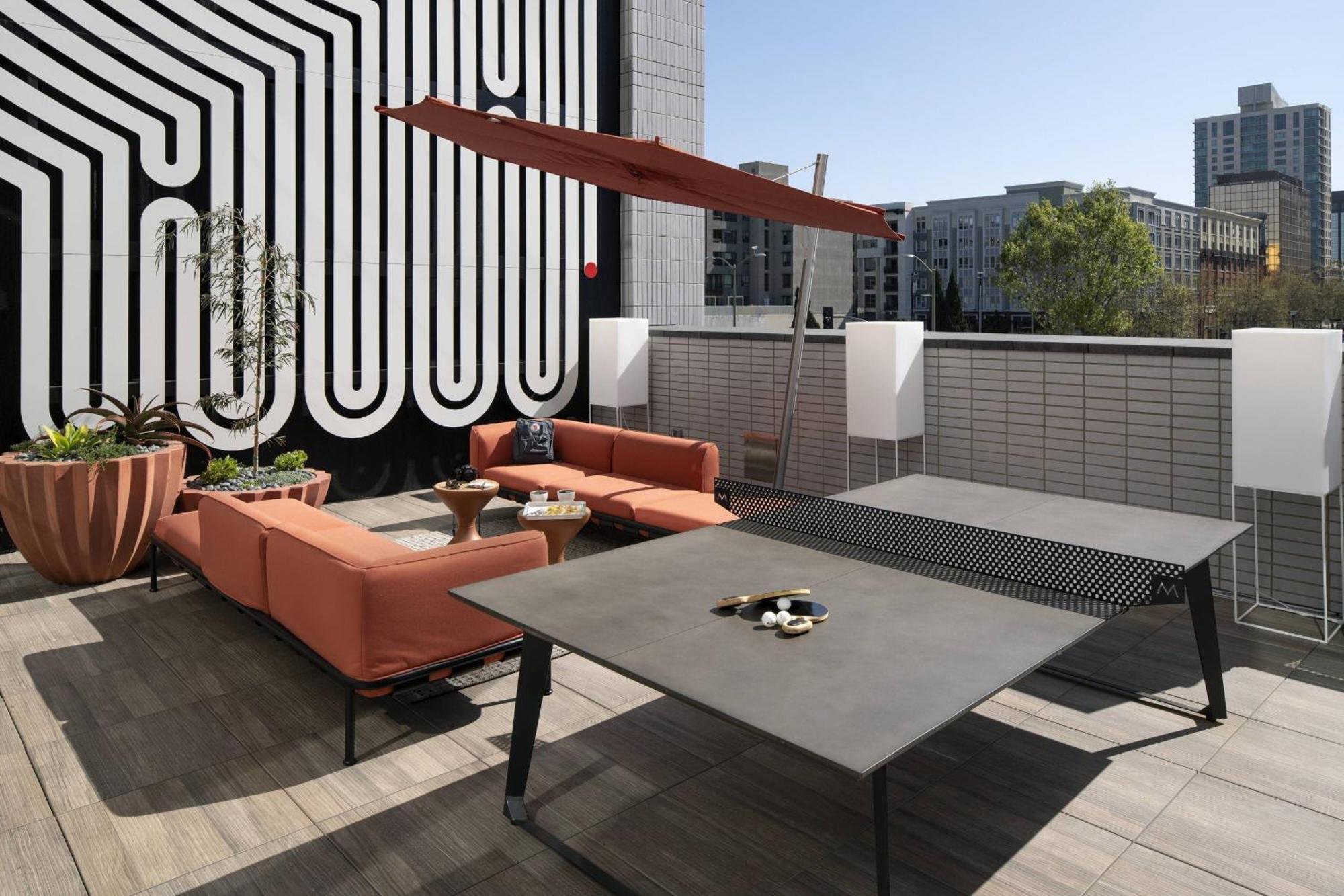 Hotel Moxy Uptown